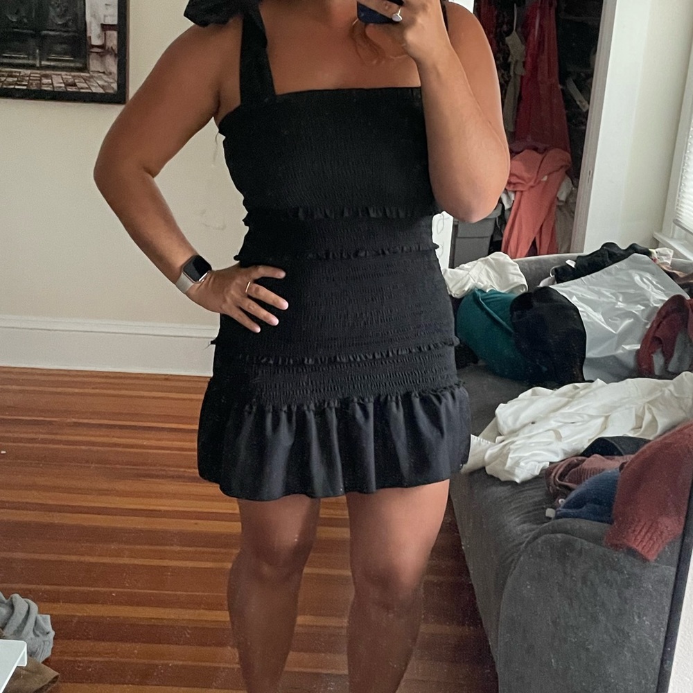 Black Body Con Ruffled dress from Vici - never worn